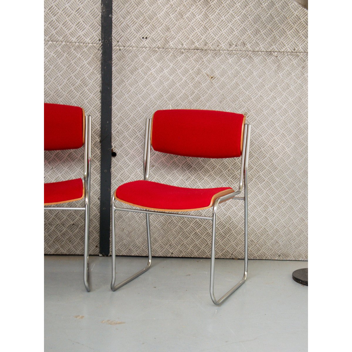 Lot de 6 chaises en laine Alma N°313 - Bon état rouge, DEBONGOUT