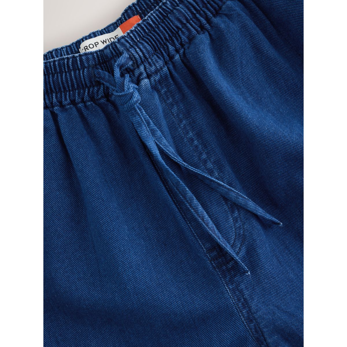 Jean court et large en denim léger à enfiler bleu foncé, NEXT