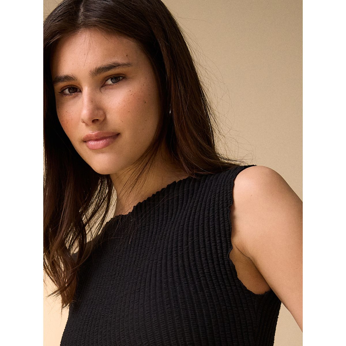 Haut asymétrique texturé sans manches noir, NEXT
