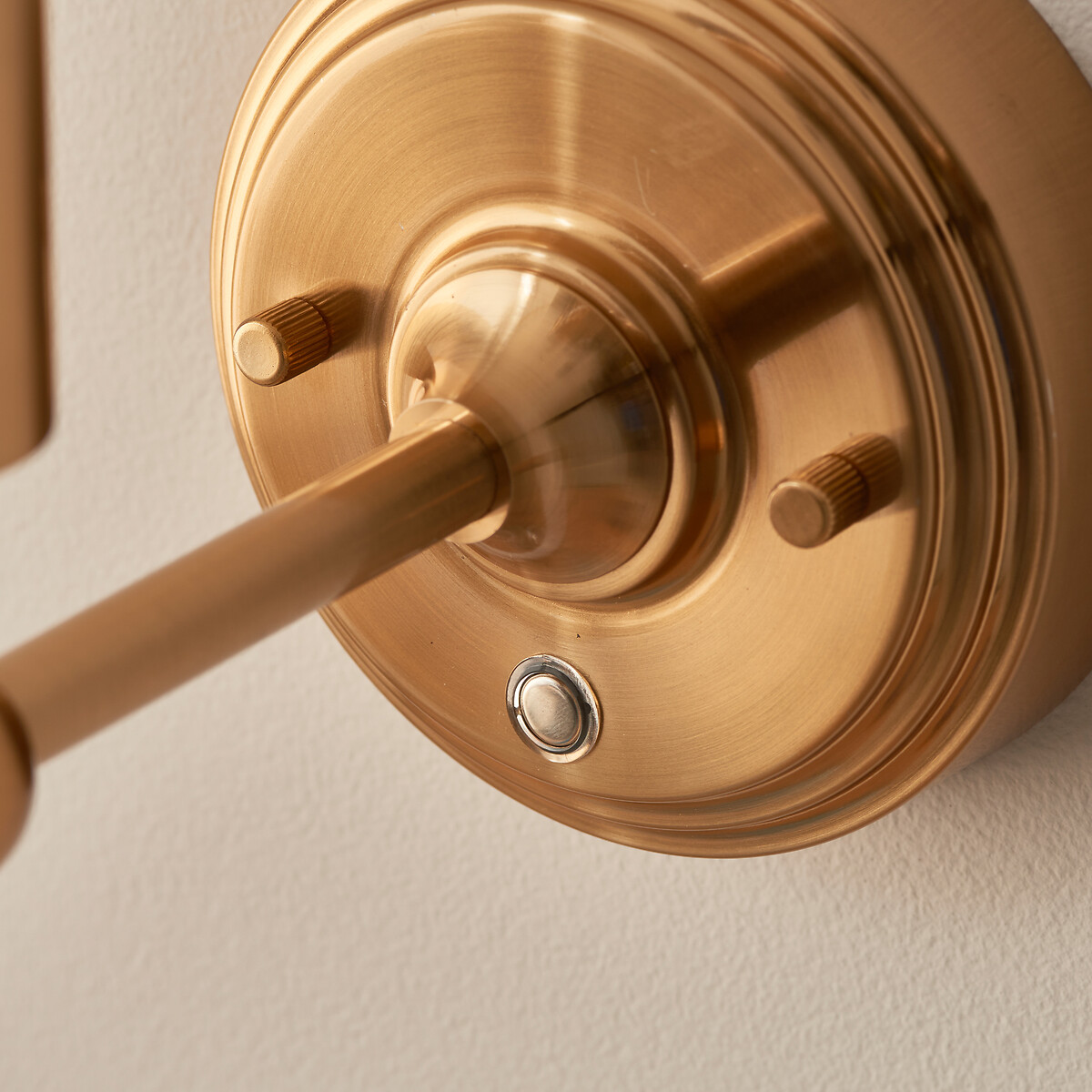 Briar Rechargeable Wall Light in Aged Brass aged brass, ÉDITÉ