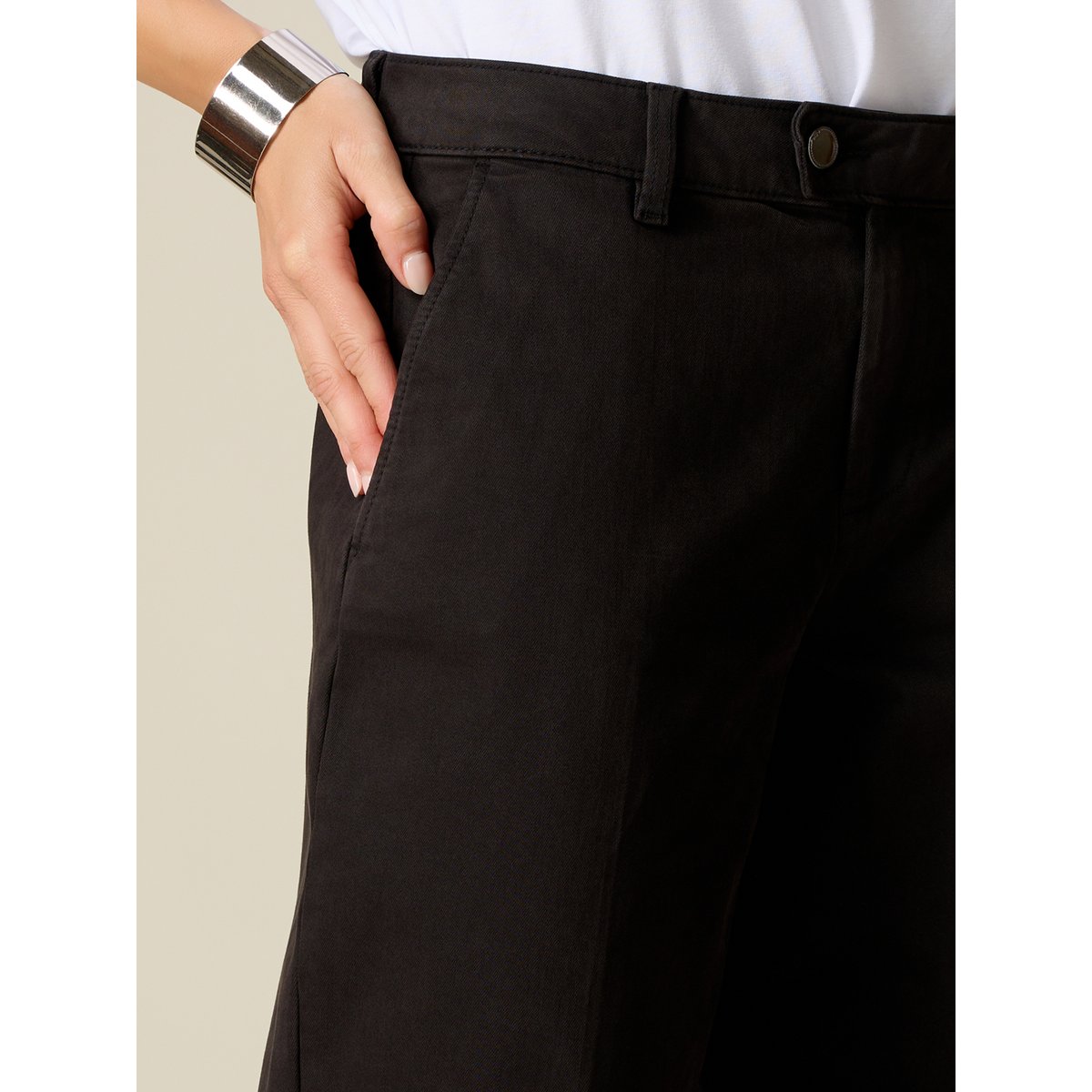 Pantalon chino noir, OLTRE