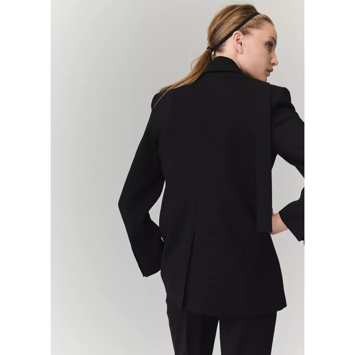 Blazer de costume croisé avec ceinture noir, MANGO