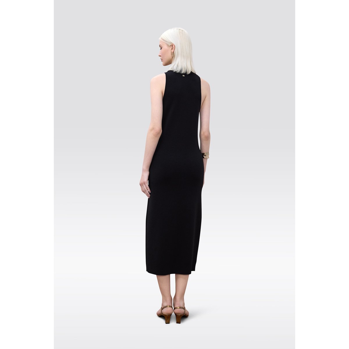 Robe longue à col montant brodée de strass noir, LOLA CASADEMUNT