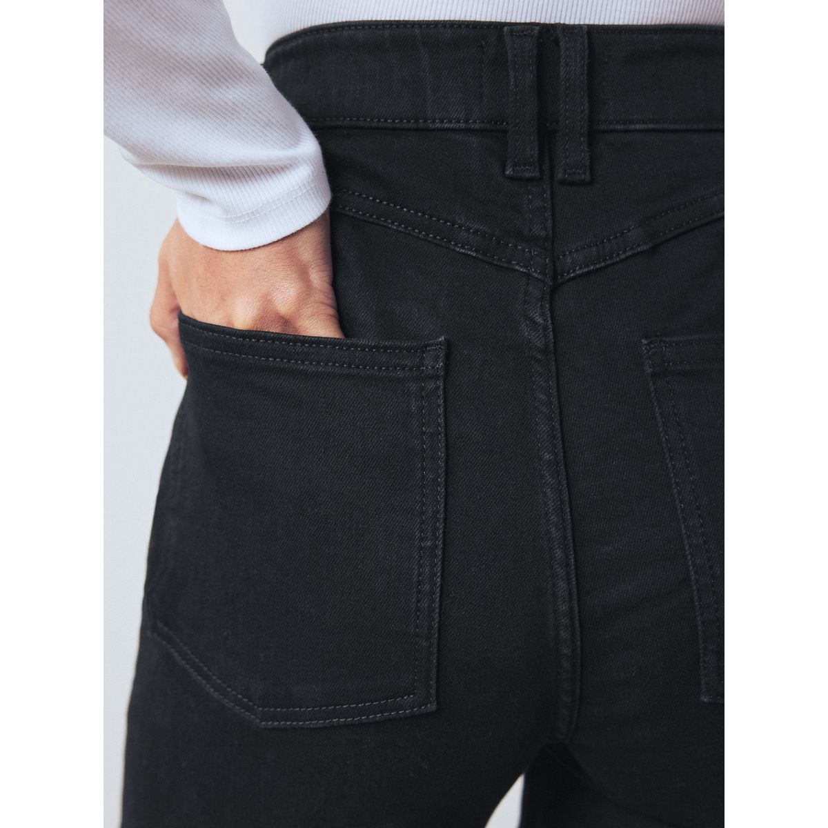 Jean large taille haute à enfiler coupe flexi noir, NEXT