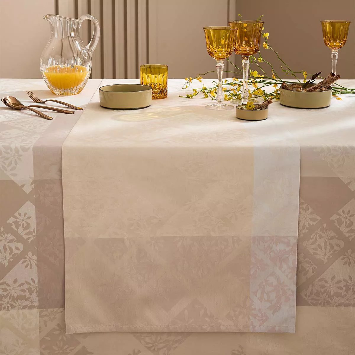 Chemin de table pur coton MILLE PISTILS naturel, GARNIER THIEBAUT