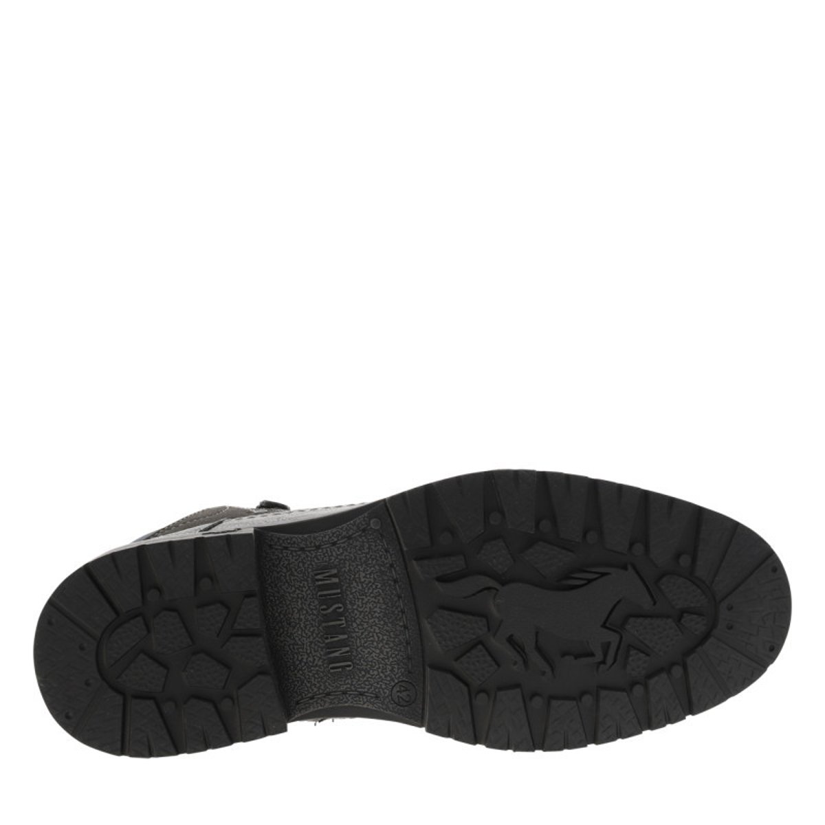 Bottines grises à talon décroché bas avec un logo embossé au talon grises, MUSTANG