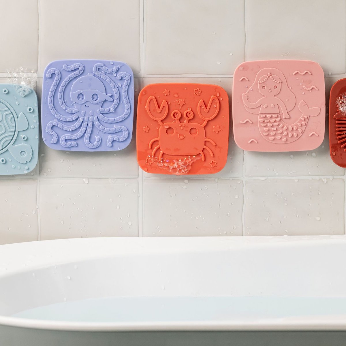Lot de 5 dalles sensorielles pour le bain multicolore, LILLIPUTIENS