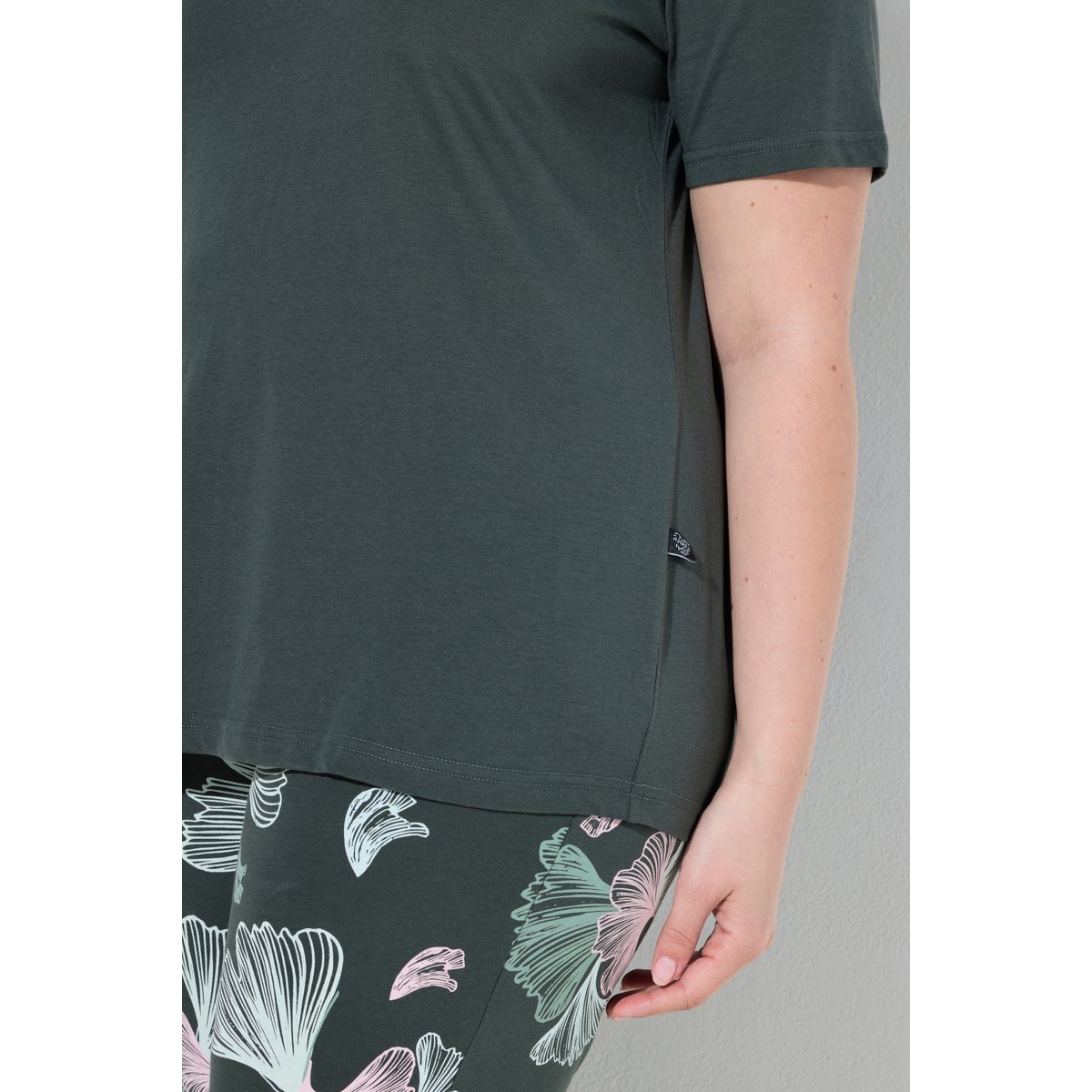 Pyjama motif feuilles de ginkgo gris vert foncé, ULLA POPKEN