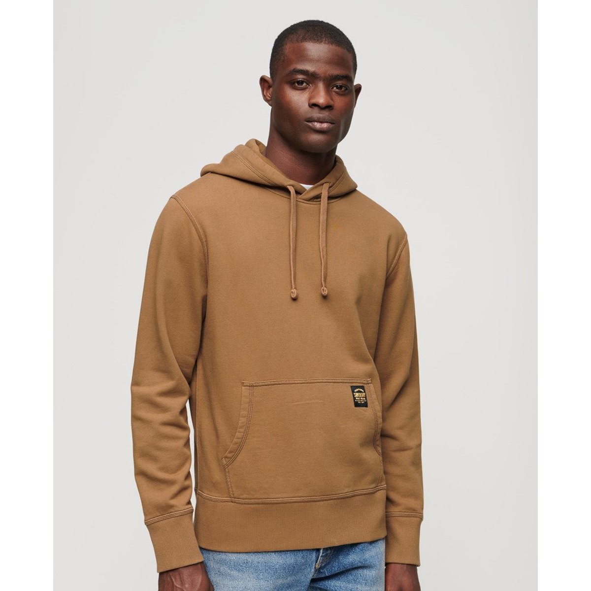 Sweat à capuche décontracté avec surpiqûres contrastées camel brun classique délavé, SUPERDRY