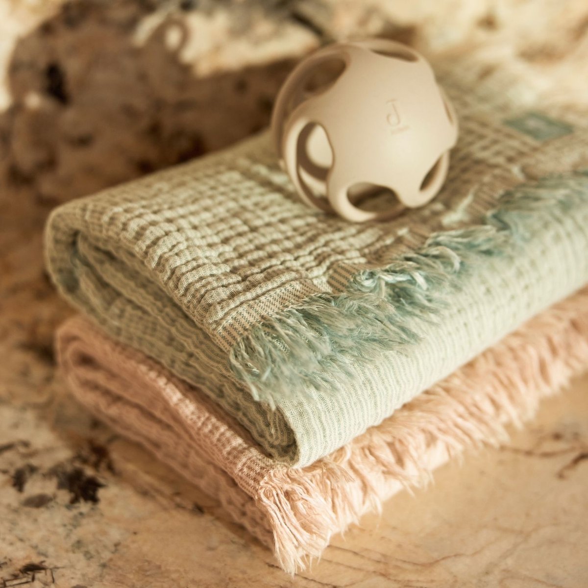 Couverture en gaze de coton beige, JOLLEIN
