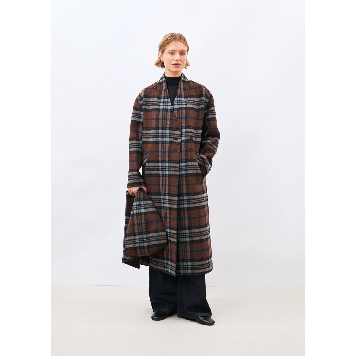 Manteau long avec écharpe à carreaux chocolat, HUMILITY