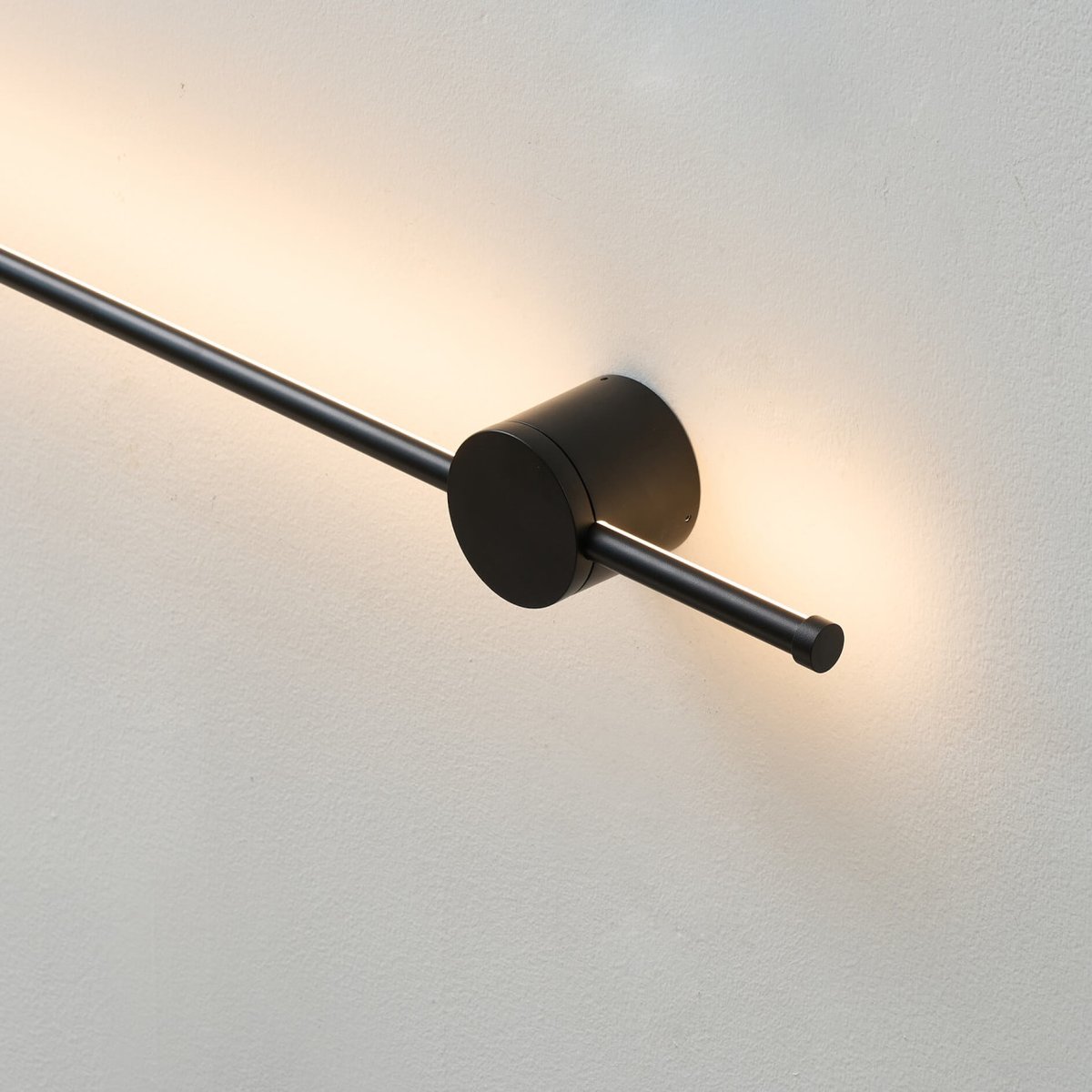 Applique LED longue IP54 stable - NIKOLAI noir, KOSILUM