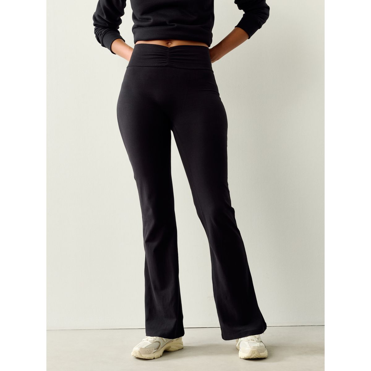 Legging évasé, froncé et côtelé doux noir, NEXT