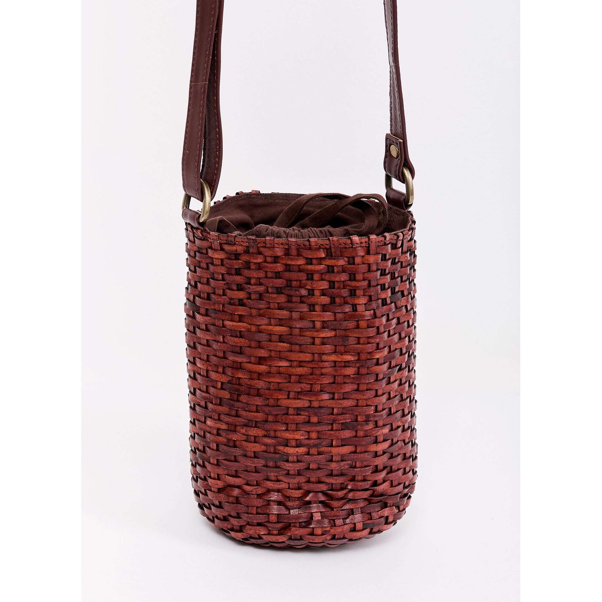 Sac seau en cuir tressé MILK brun acajou, LA FIANCÉE