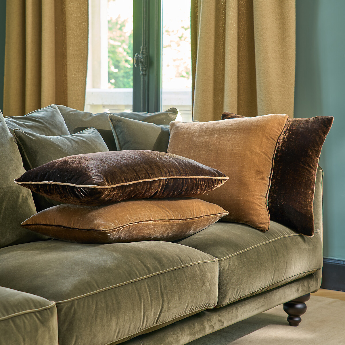 Coussin en panne de velours, Vezina brun, AM.PM