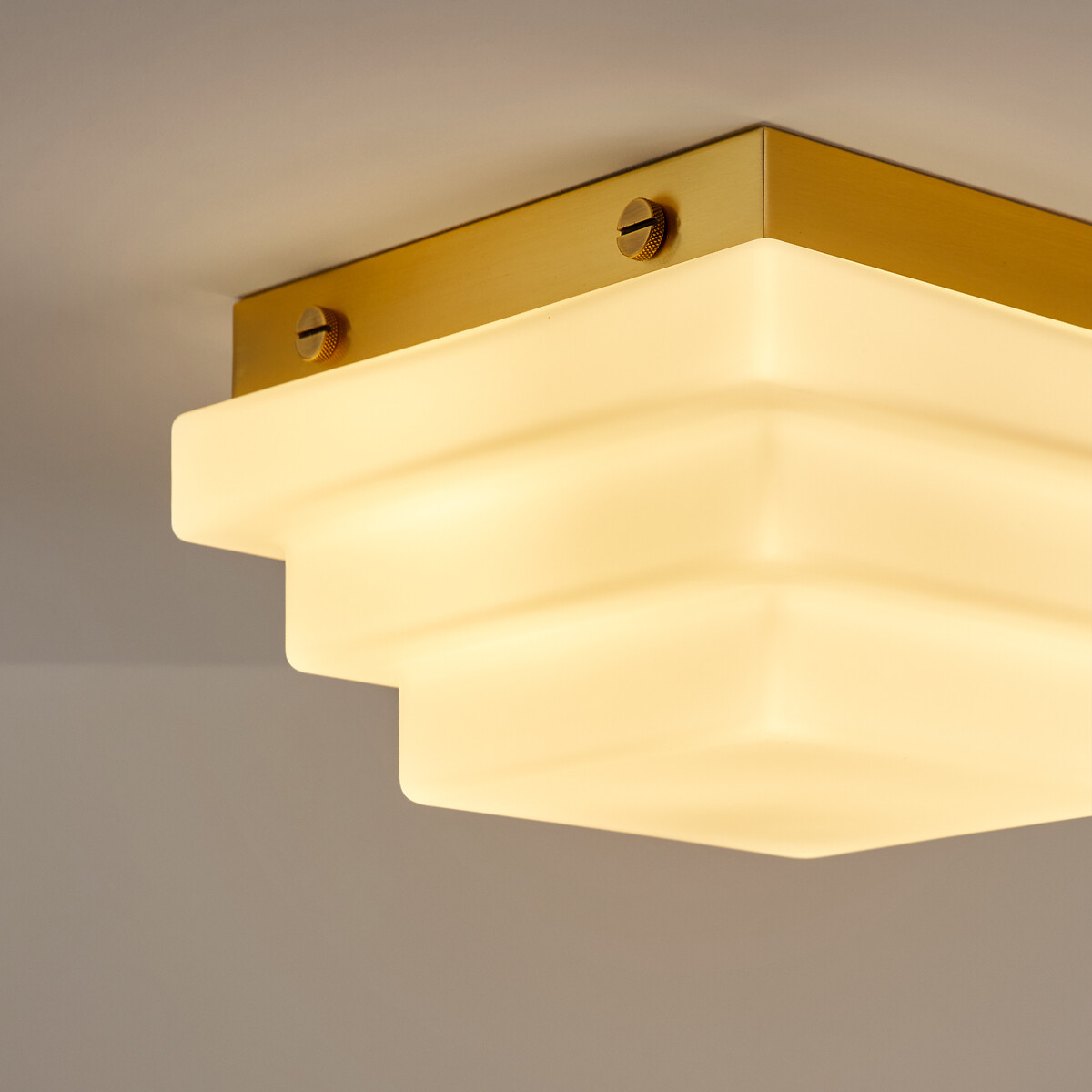 Plafonnier ou applique, en verre opalin, largeur 27,5 cm, DECAR blanc/laiton, LA REDOUTE INTERIEURS