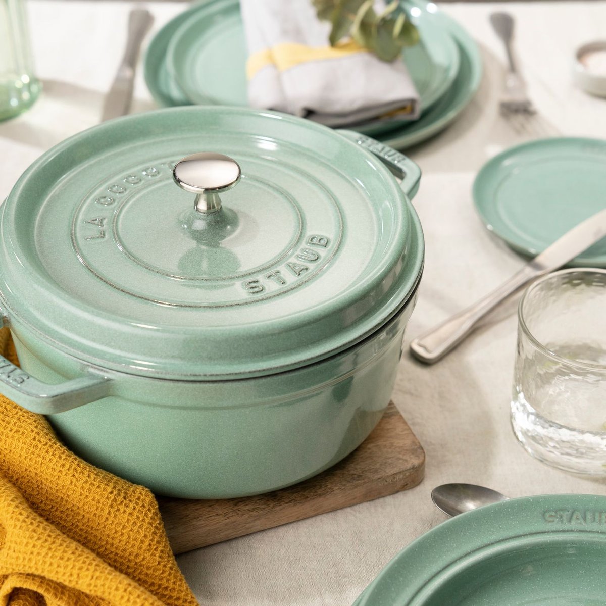 Cocotte en fonte, Rond(e), Sauge sauge, STAUB