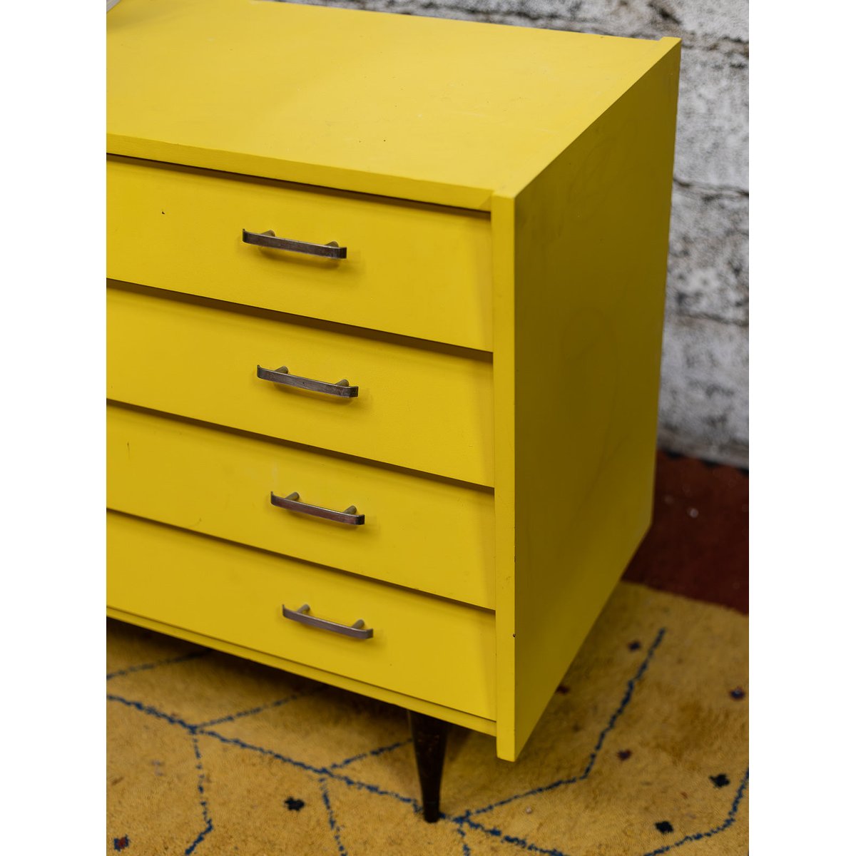 Commode jaune citron Olga N°1128 - Bon état argenté, DEBONGOUT