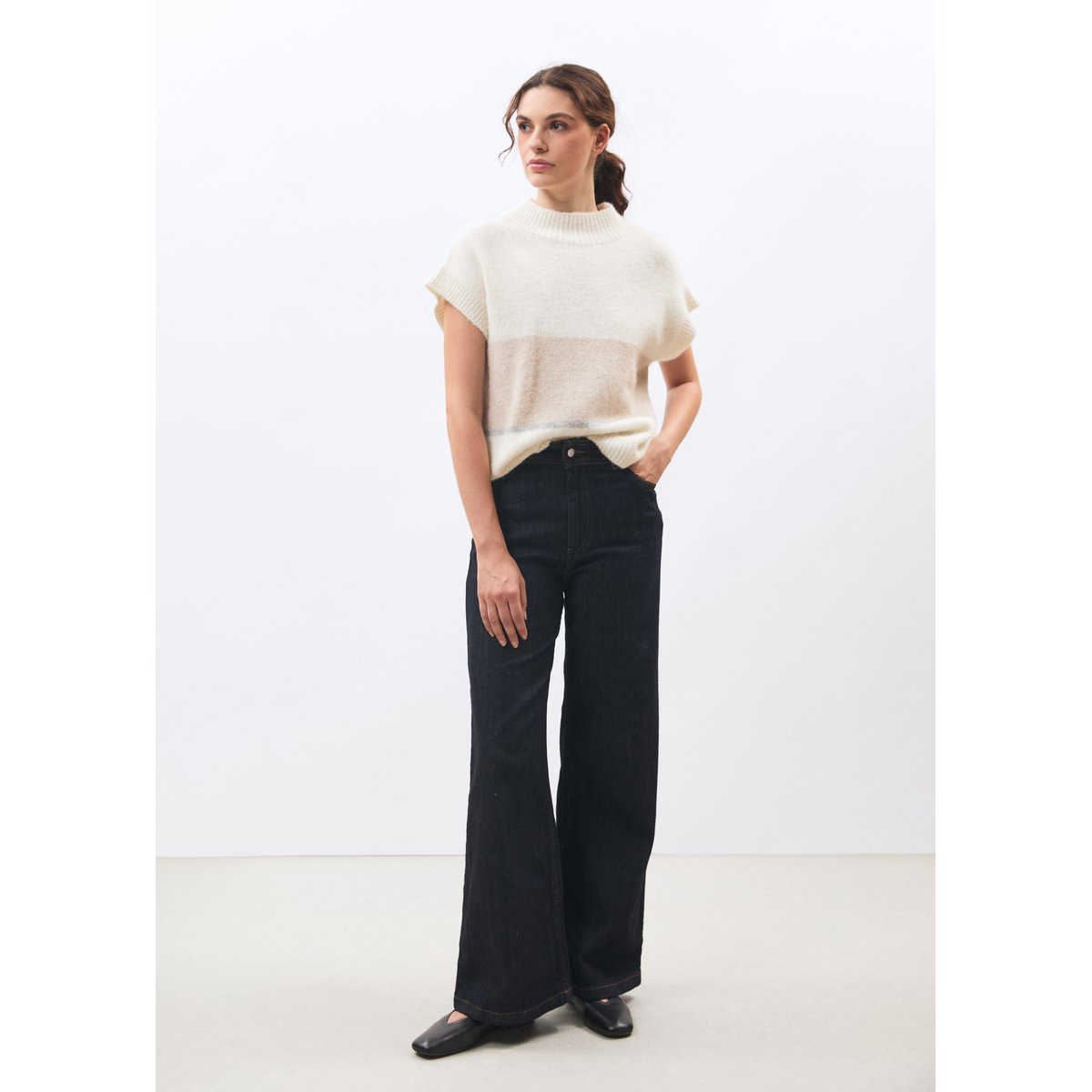 Pull à rayures sans manches en maille col montant off white/beige, HUMILITY