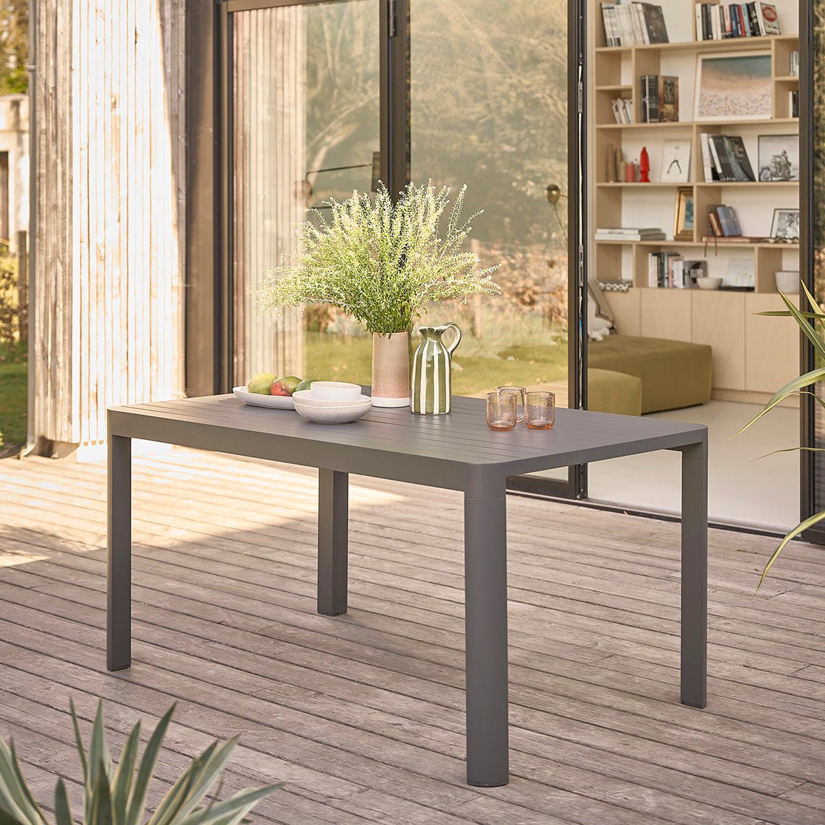 Table carrée extensible en aluminium 4/8 pers.  LAGON gris, BERAH GETAH