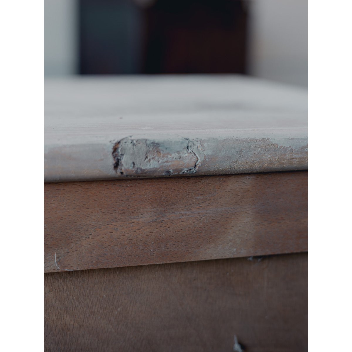 Petite armoire parisienne Blandine N°502 - Bon état bois foncé, DEBONGOUT