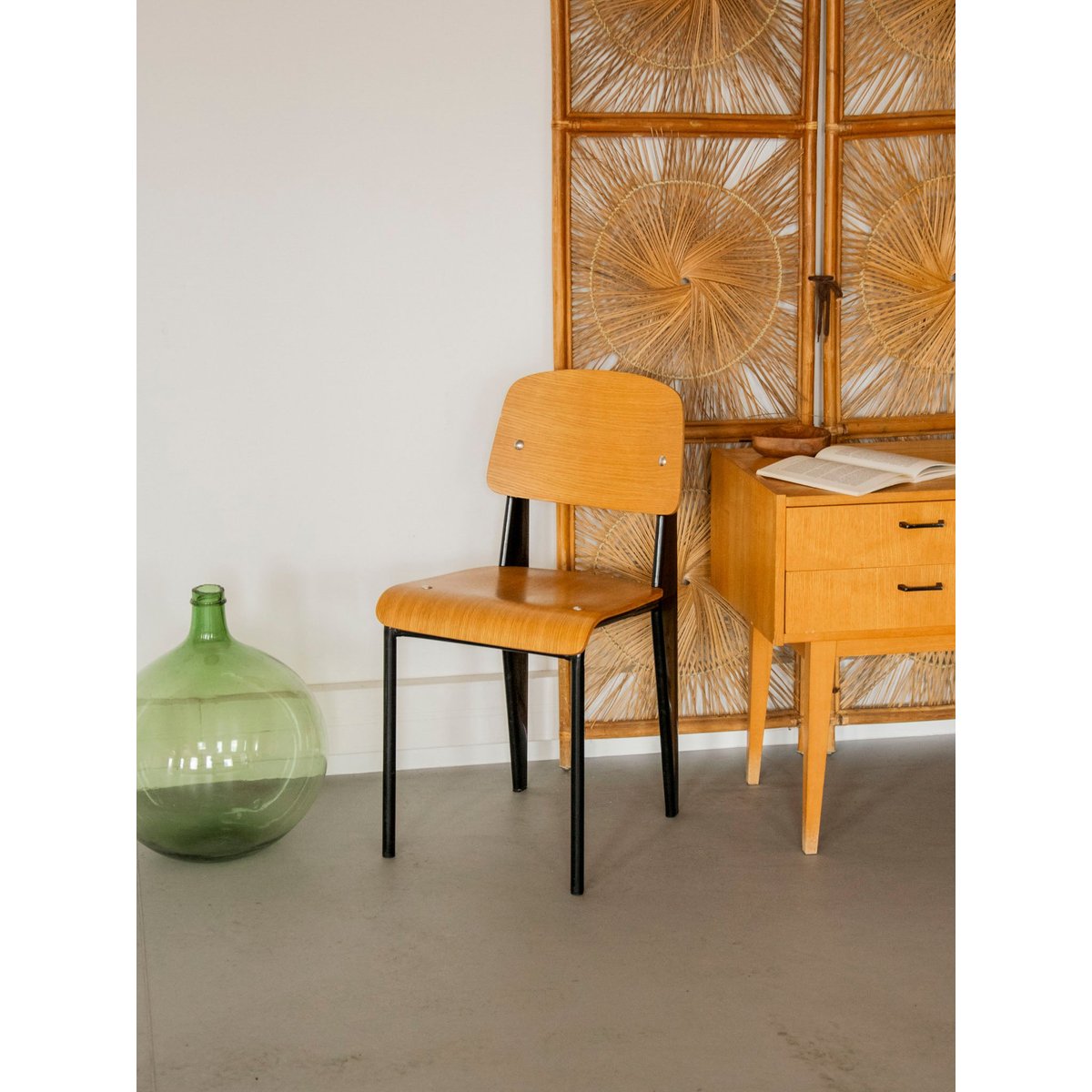 Chaise au design audacieux Alma N°1922 - Bon état noir, DEBONGOUT