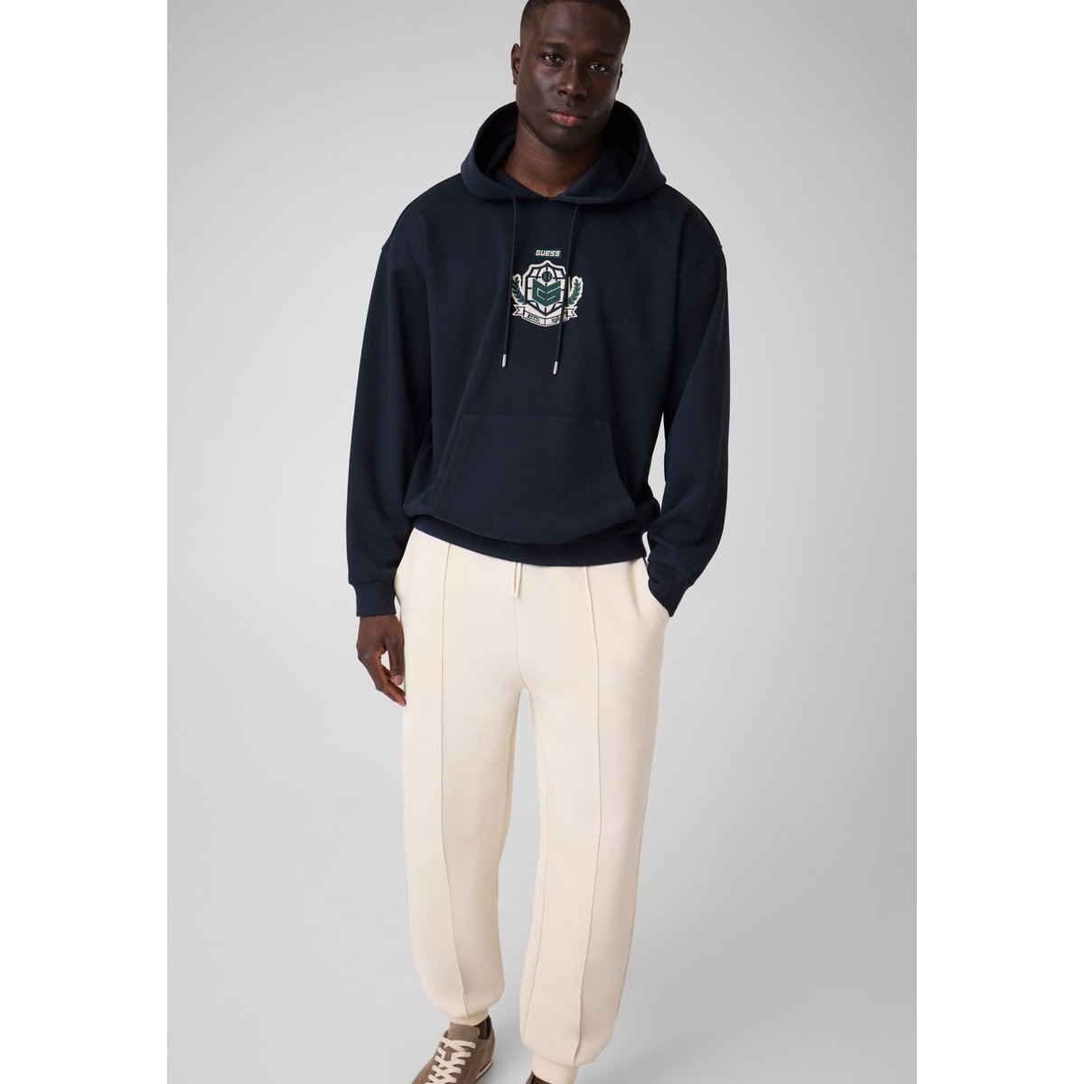 Sweatshirt Avec Logo Brodé bleu foncé, GUESS