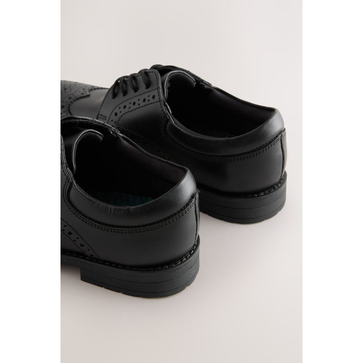 Chaussures richelieu d'école en cuir à lacets noir, NEXT