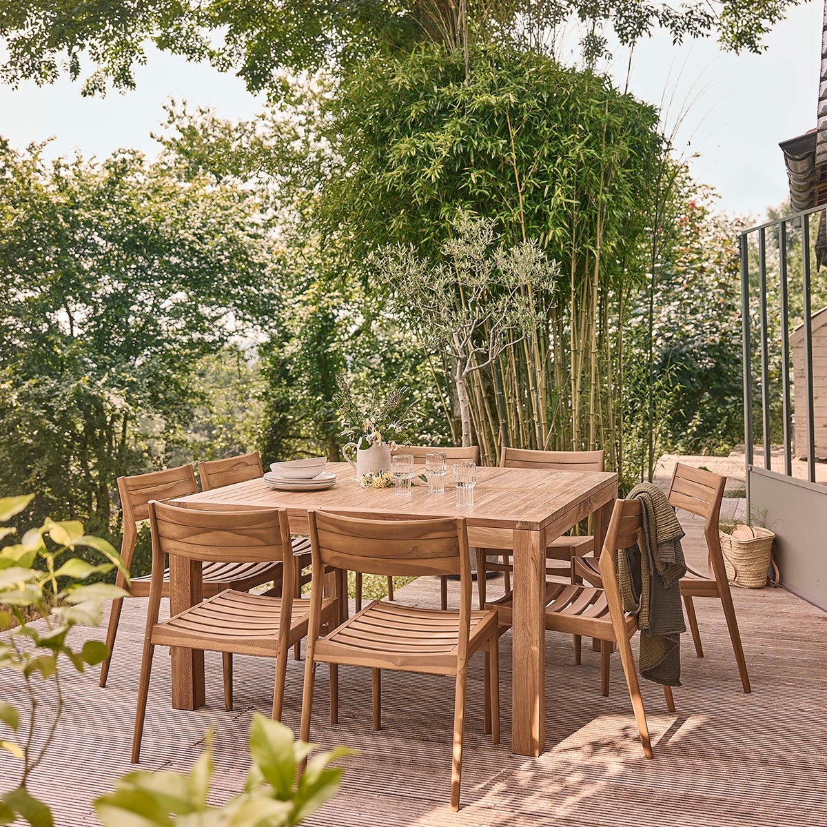 Table de jardin en teck massif carrée 8 places MALTE naturel, BERAH GETAH