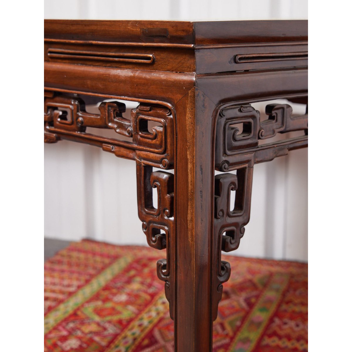 Table à manger chinoise en bois sculpté Romy N°1450 - Bon état blanc, DEBONGOUT