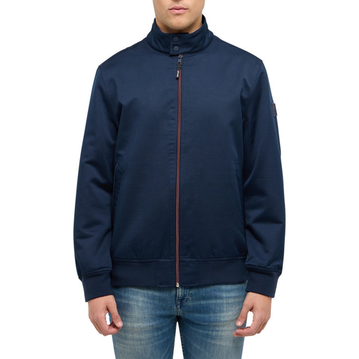 Blouson marine uni avec une coupe droite et un col montant à zip bleu foncé, MUSTANG