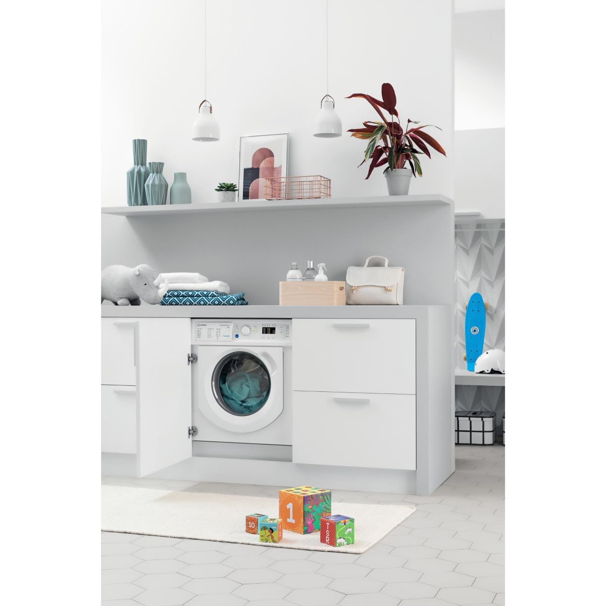 Lave linge hublot encastrable BIWMIL9146FR - 9 kg - 1400 tr/min - Classe A - Moteur induction blanc, INDESIT