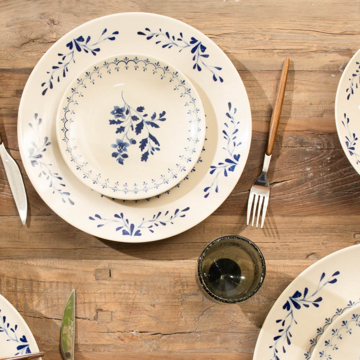 Plat rond Appoline 32 cm bleu, TABLE PASSION