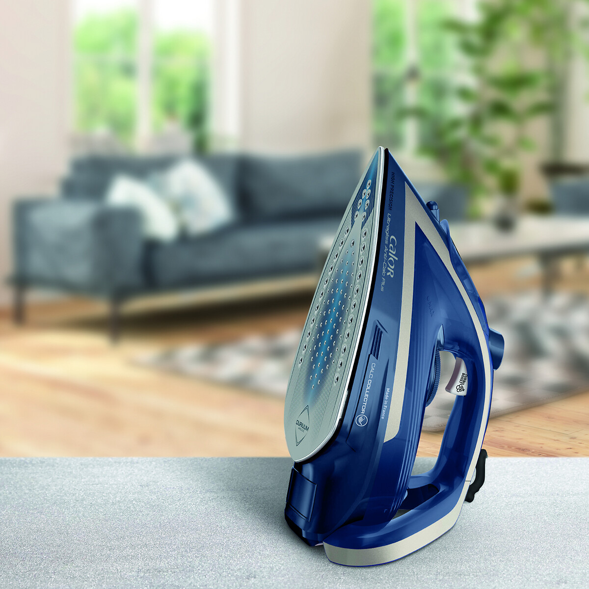 Fer à vapeur Ultragliss Anticalc Plus FV6830C0 bleu/argent, CALOR
