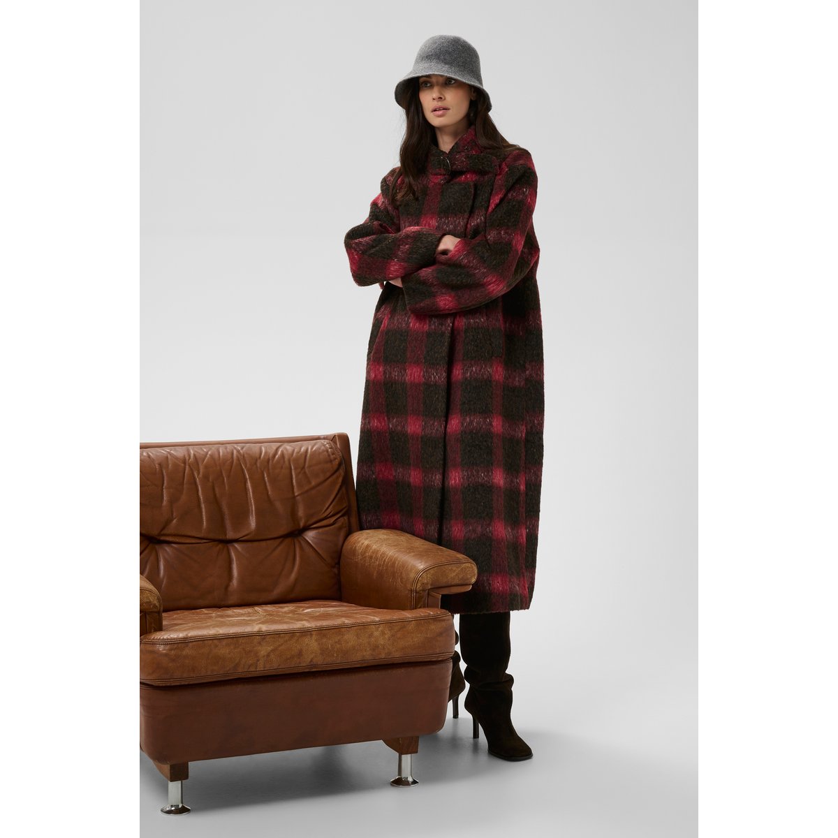 Manteau rouge bordeaux check, CULTURE
