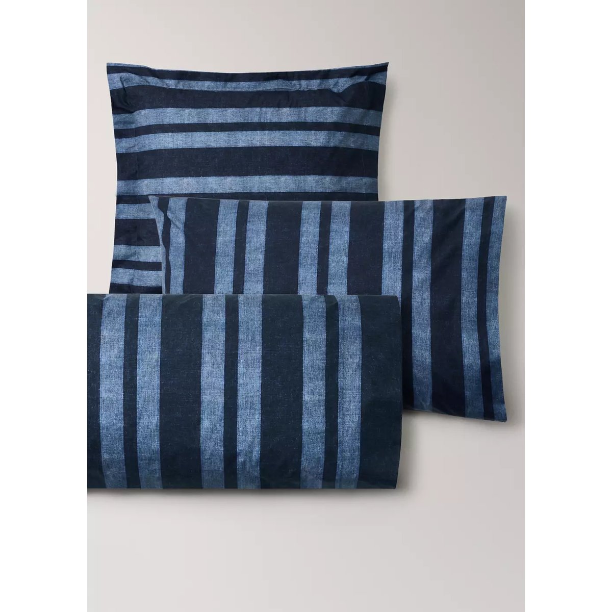 Deux taies d’oreiller percale de coton 200 fils imprimé à rayures denim 60x60 cm bleu indigo, MANGO HOME