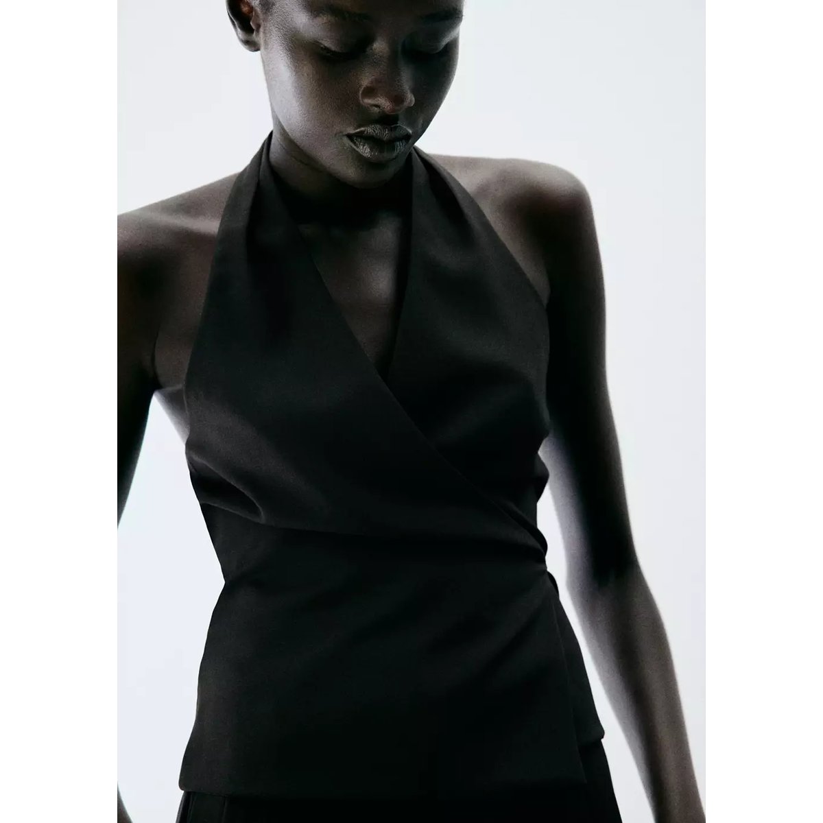Gilet halter croisé noir, MANGO
