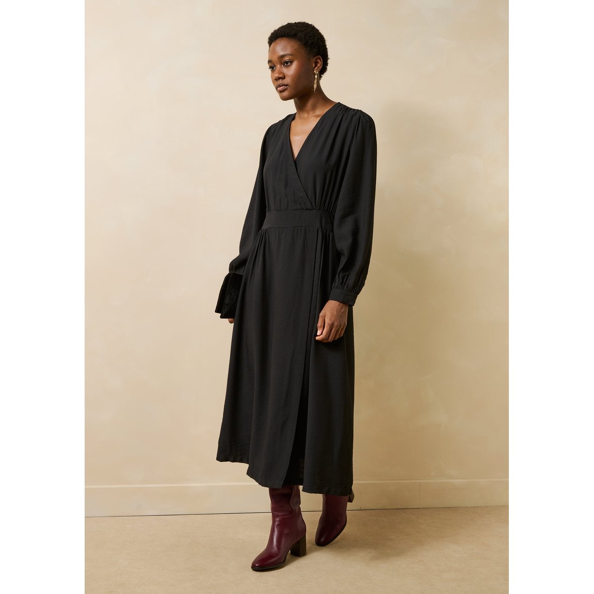 Robe longue cintrée cache-cœur noir, LA FEE MARABOUTEE