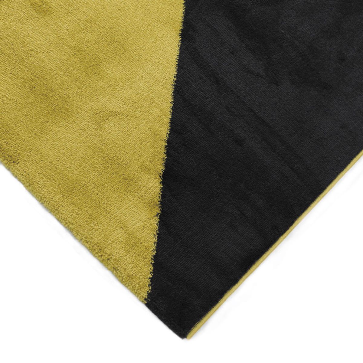 Tapis lumineux et laineux motifs triangles  PYTHAGORE multicolore, THE DECO FACTORY