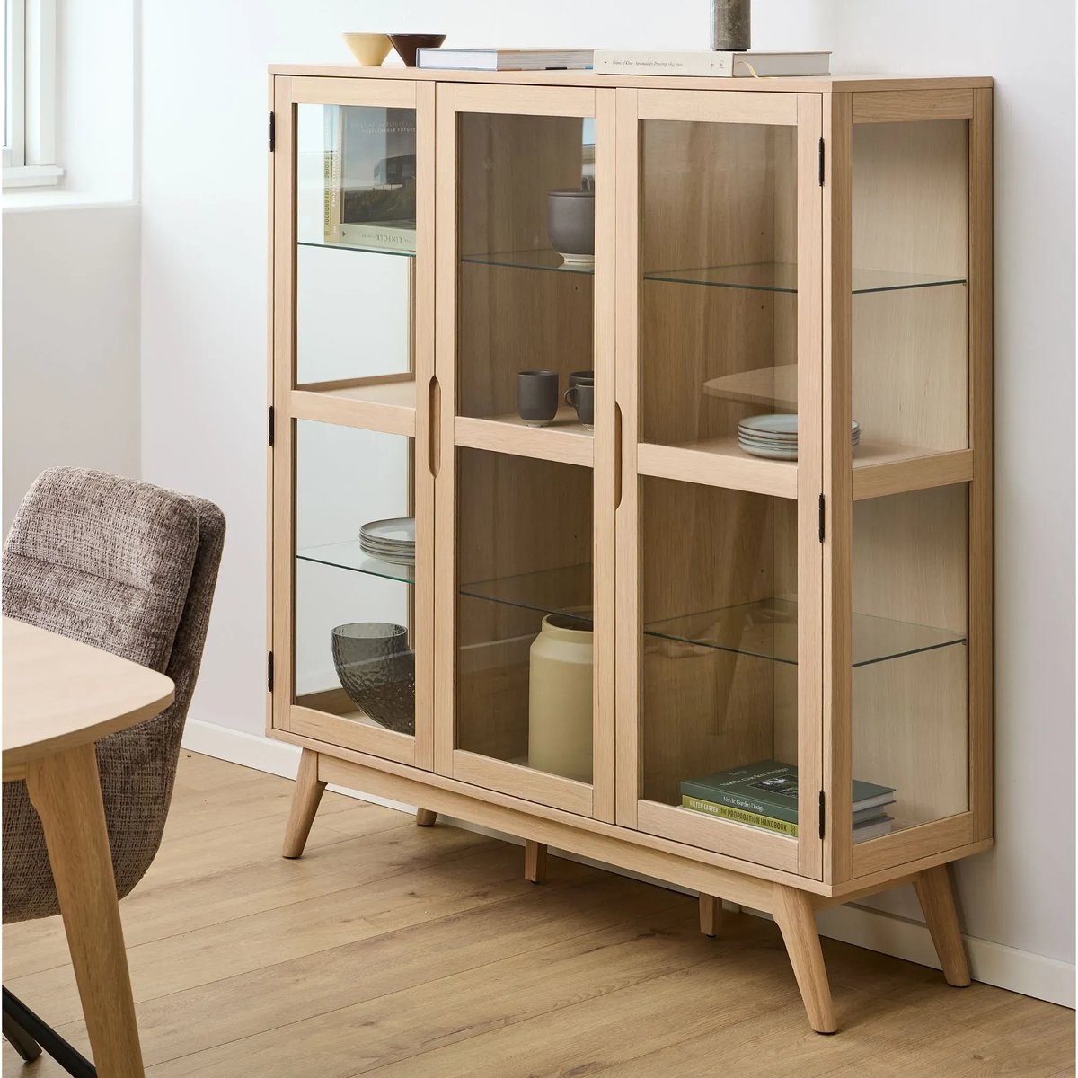 Vitrine 3 portes vitrée en chêne blanchi L140 - MARTINE bois clair, HELLIN, DEPUIS 1862