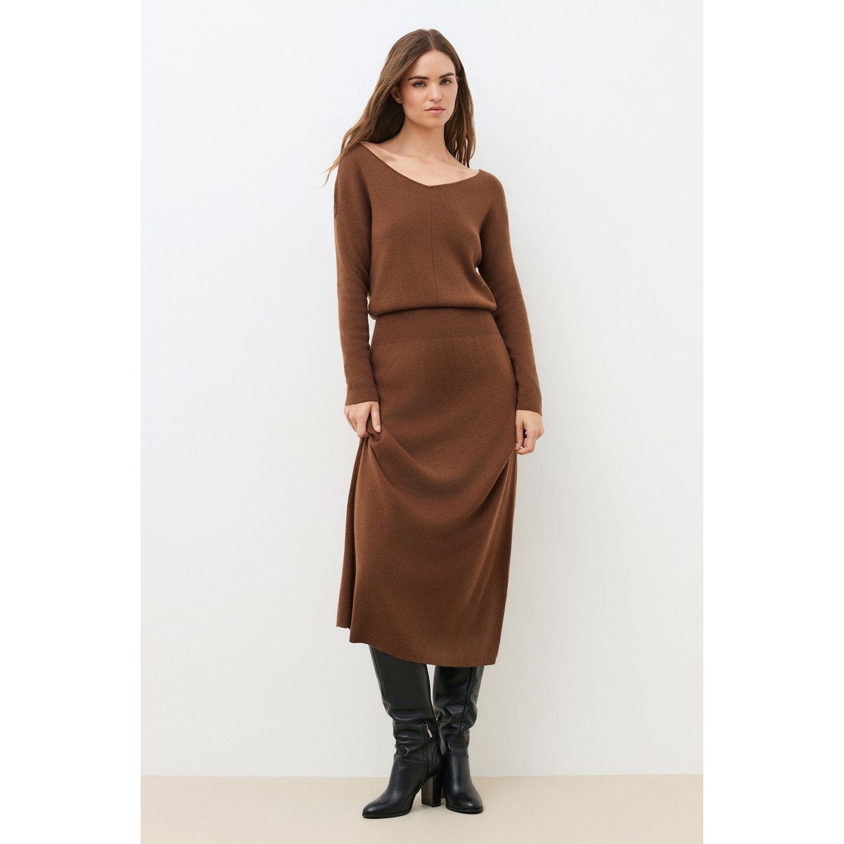 Robe longue fluide col v RGABYL marron, CAROLL