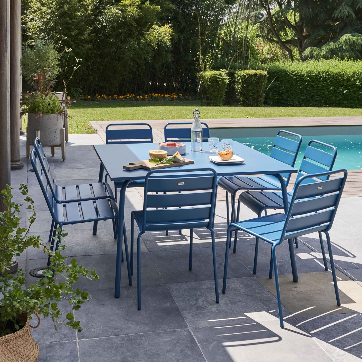 Salon de jardin table carrée et 8 chaises en métal, PALAVAS bleu pacific, OVIALA