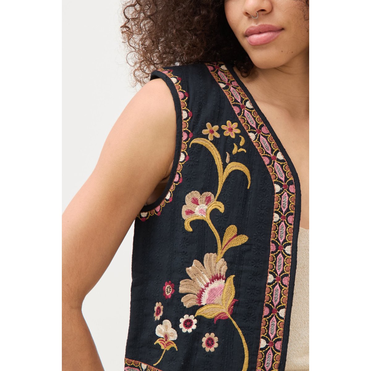Gilet droit court sans manches doublé noir, BONOBO