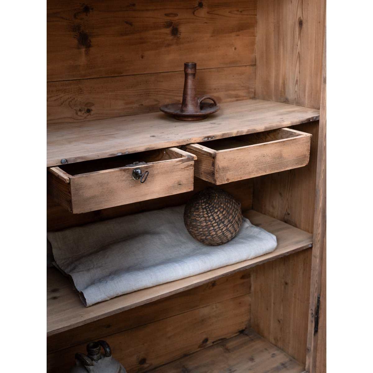 Armoire parisienne en bois Blandine N°542 - Bon état bois clair, DEBONGOUT