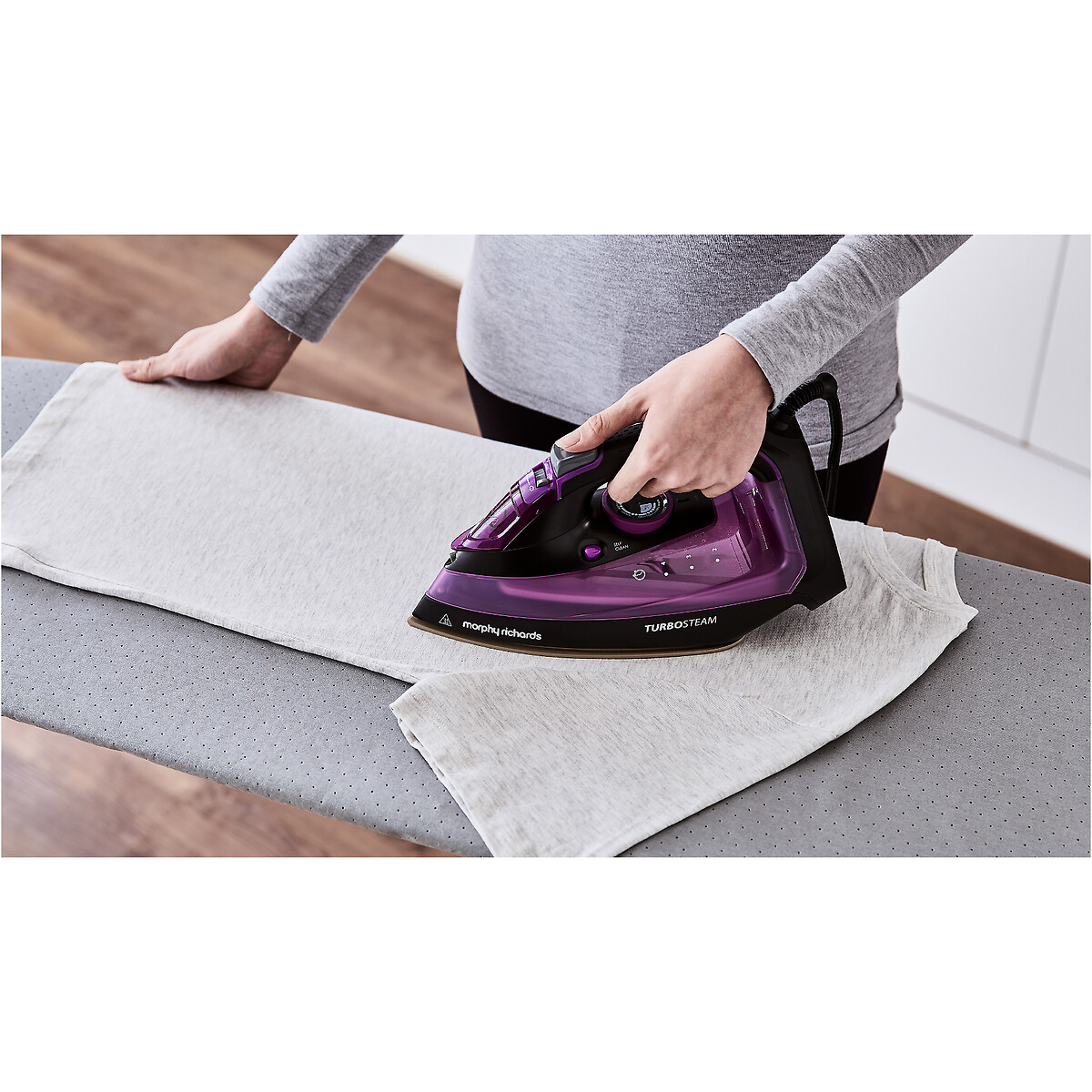 Turbosteam 2800W Steam Iron - 303140 purple, MORPHY RICHARDS