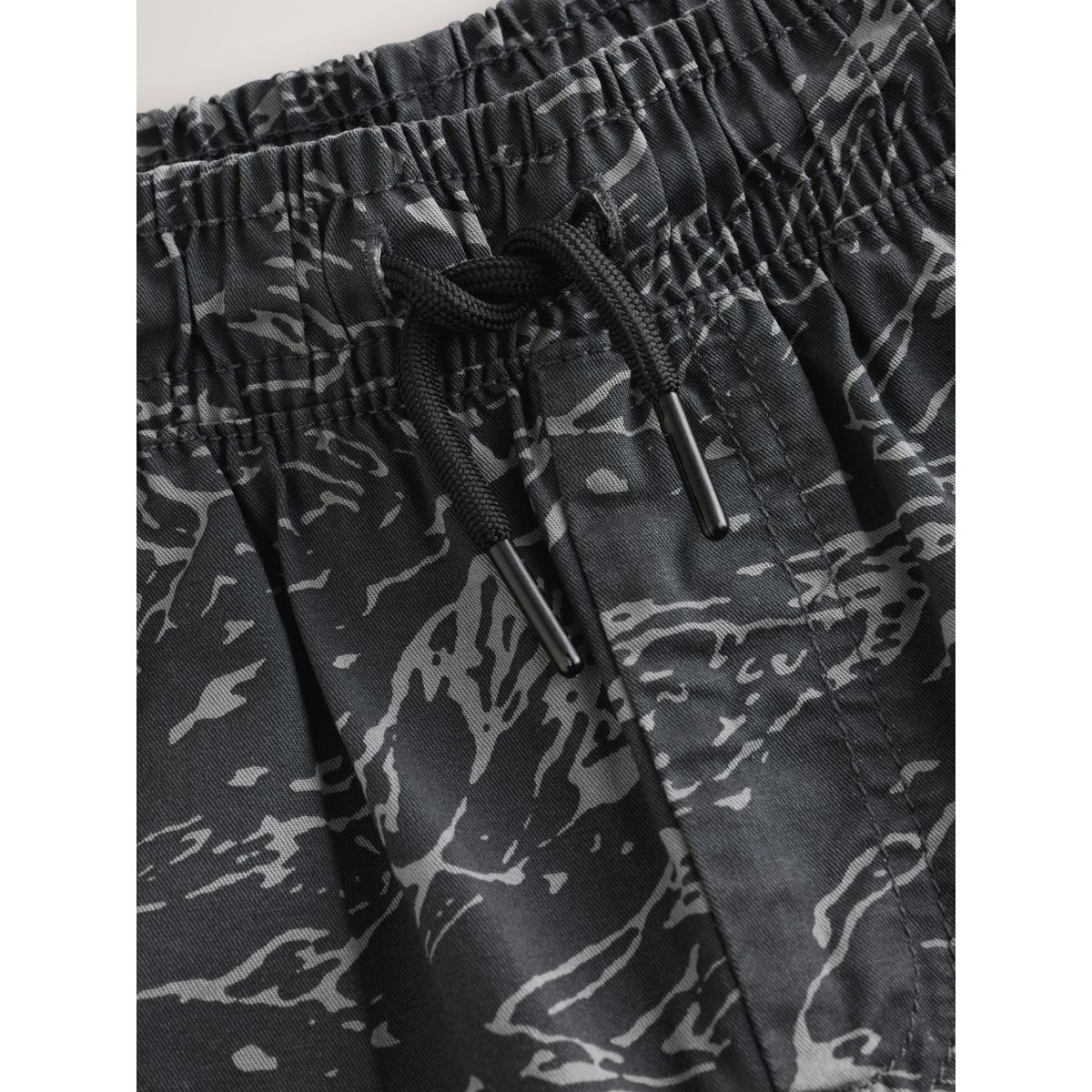 Pantalon parachute ultra-large camouflage, NEXT
