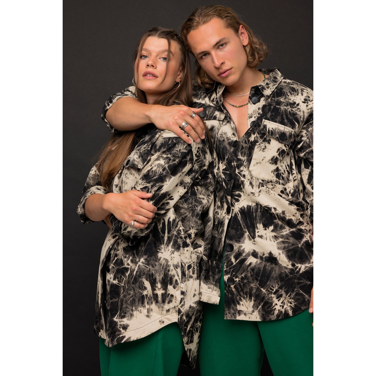 Veste chemisier oversize à manches longues noir, STUDIO UNTOLD