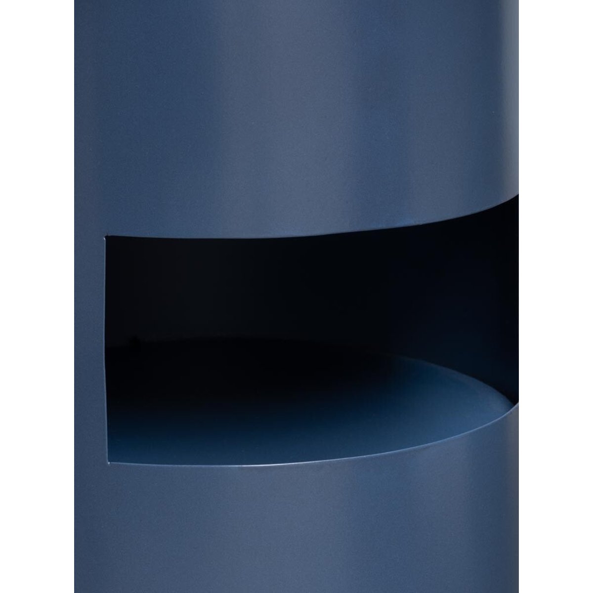 Table d'appoint en métal SHIFUMI bleu, CHEHOMA