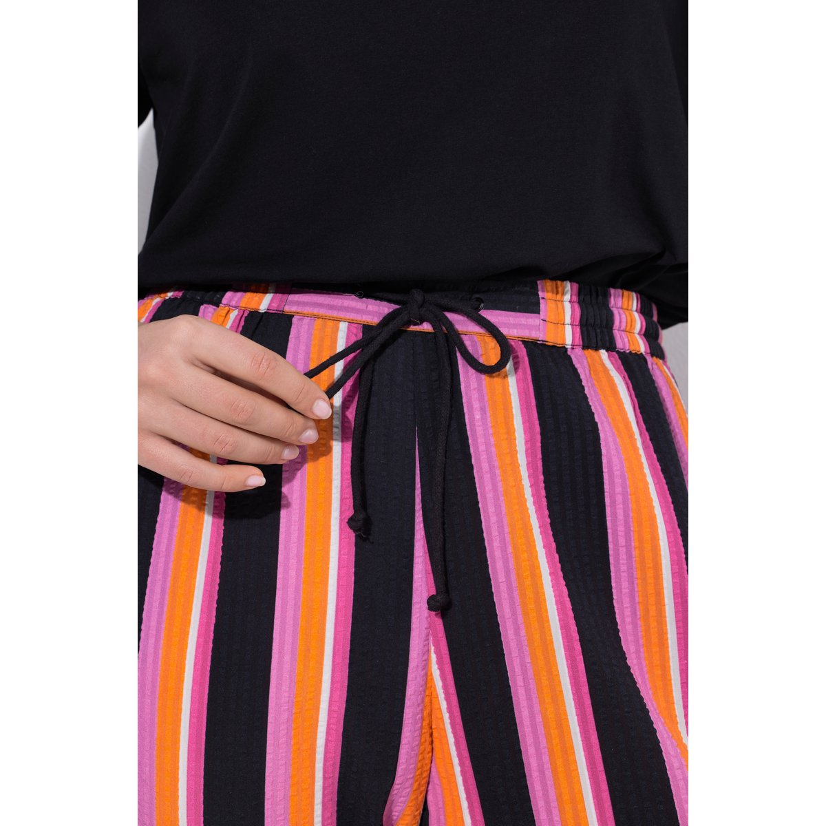 Pantalon Rose en seersucker rayé orange clair, ULLA POPKEN