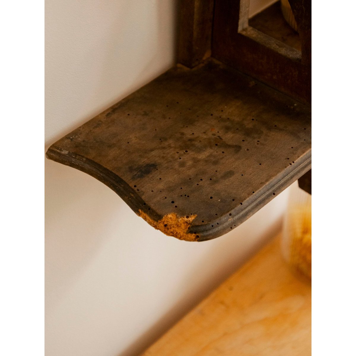 Étagère murale au charme cottage Gaëlle N°1517 - Bon état bois foncé, DEBONGOUT